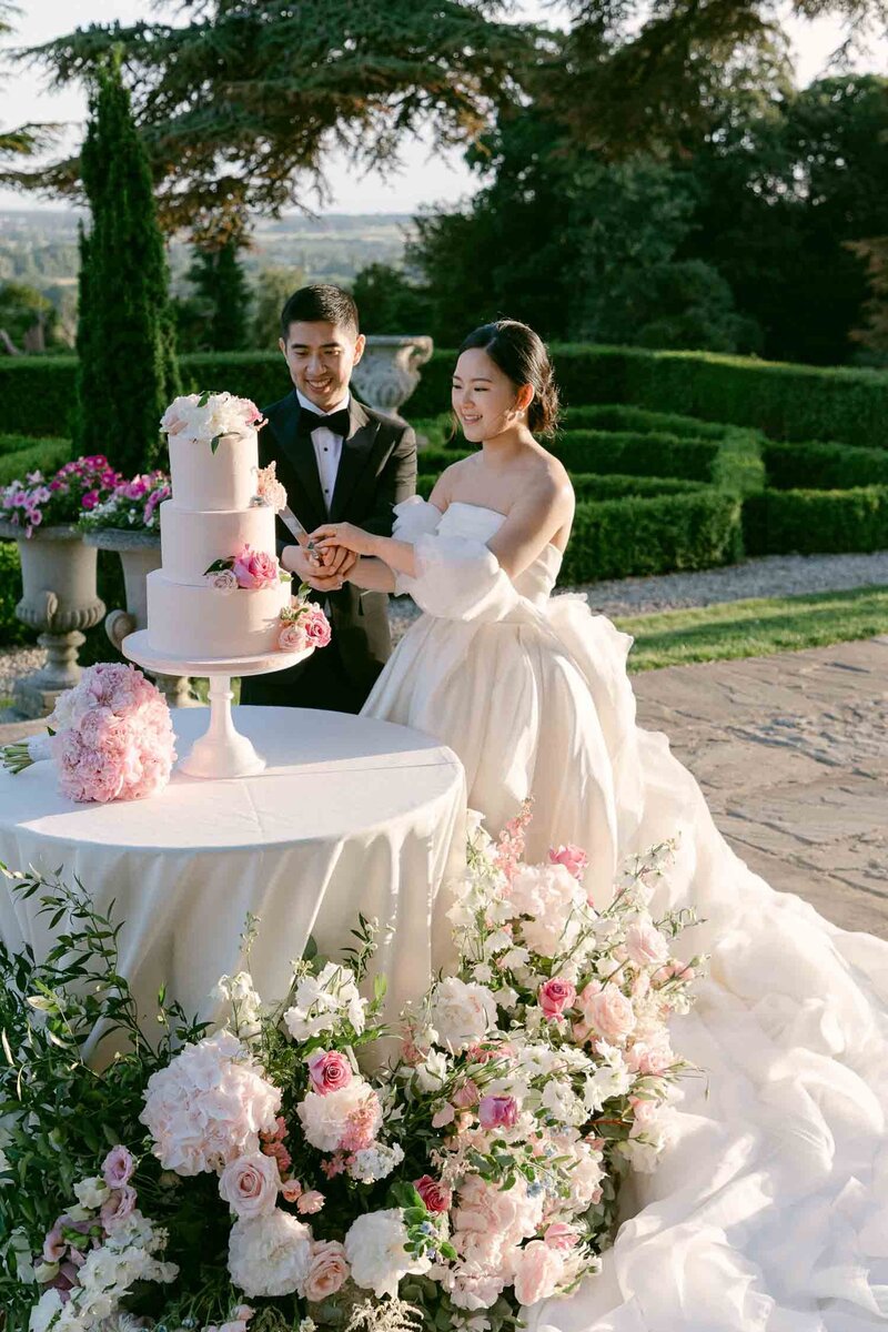 hedsor-house-wedding-lavish-garden-ceremony-aurelia-allen-78
