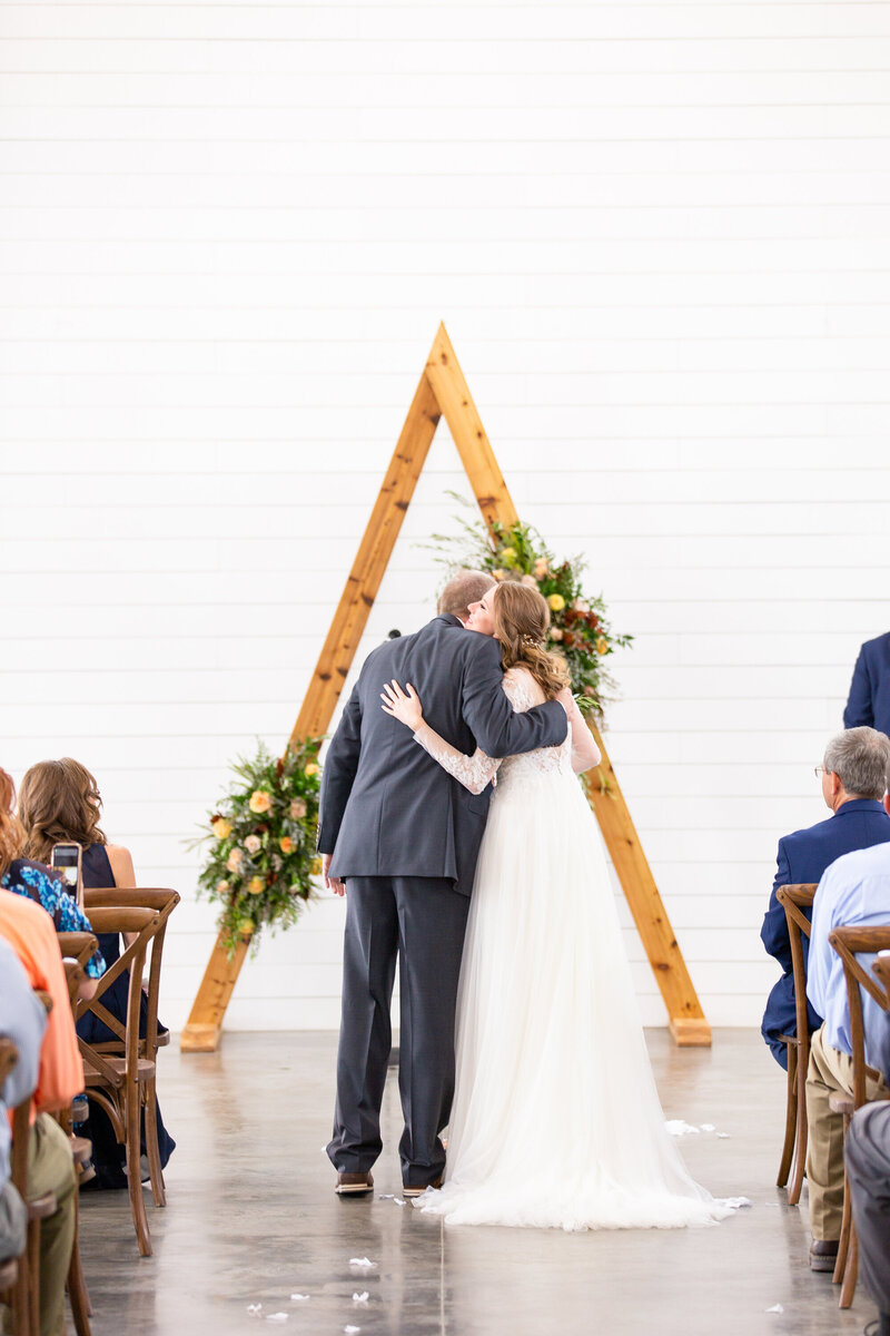 Emerald Pines Wedding - Sioux Falls Wedding Photographer - Madison & Dave - Highlights-169