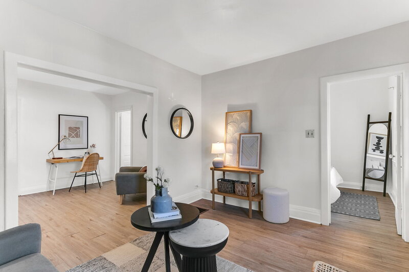 9-web-or-mls-8_002_Living Room