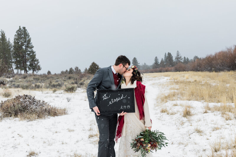 Bend-Oregon-winter-elopement