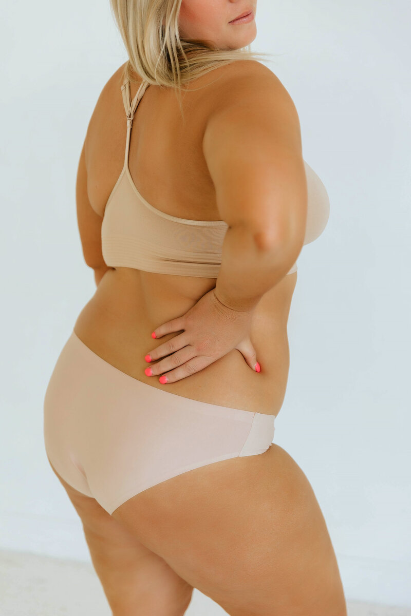 Experience natural-looking spray tanning results at Tan Artistry Plano, leaving you with a radiant and sun-kissed glow.