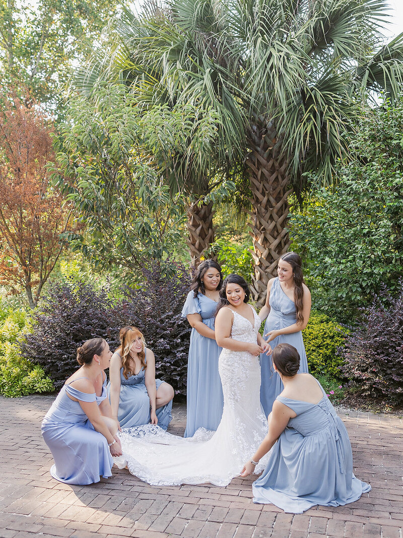 wedding bride and groom savannah georgia bridesmaids bouquets