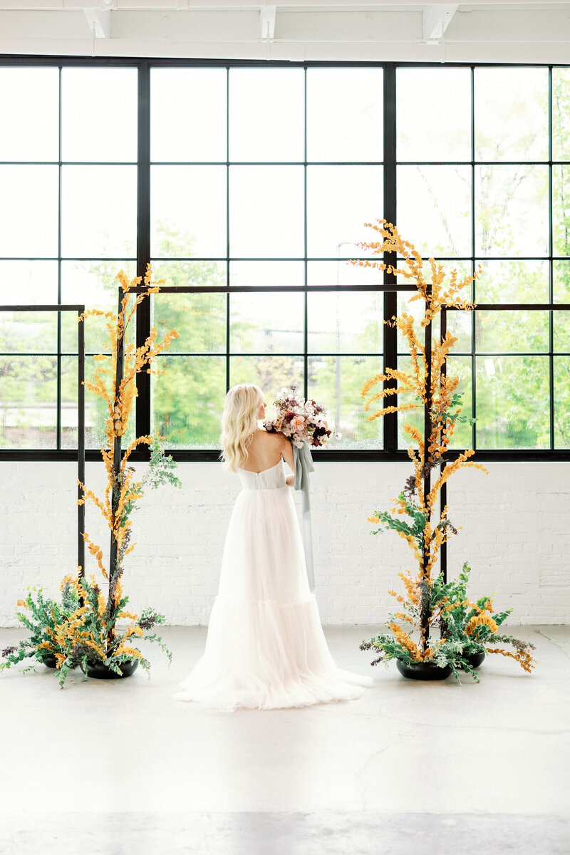 ChicBride_TheByesPhoto_MillerhouseFlowers_70