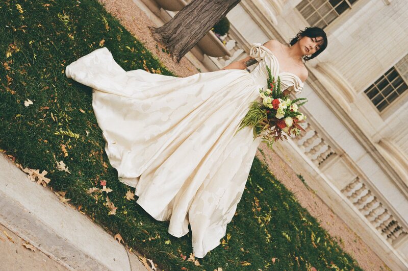 Colorado bride at a modern bridal photoshoot