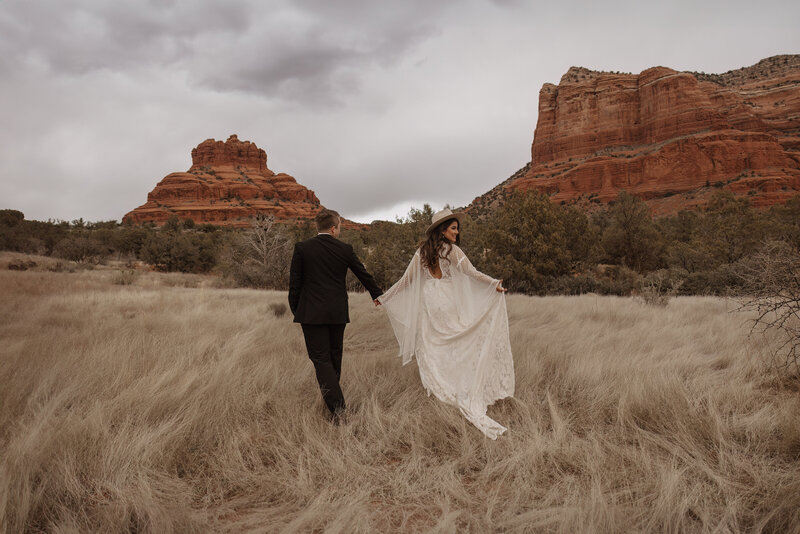 A beautiful modern boho elopement in Sedona