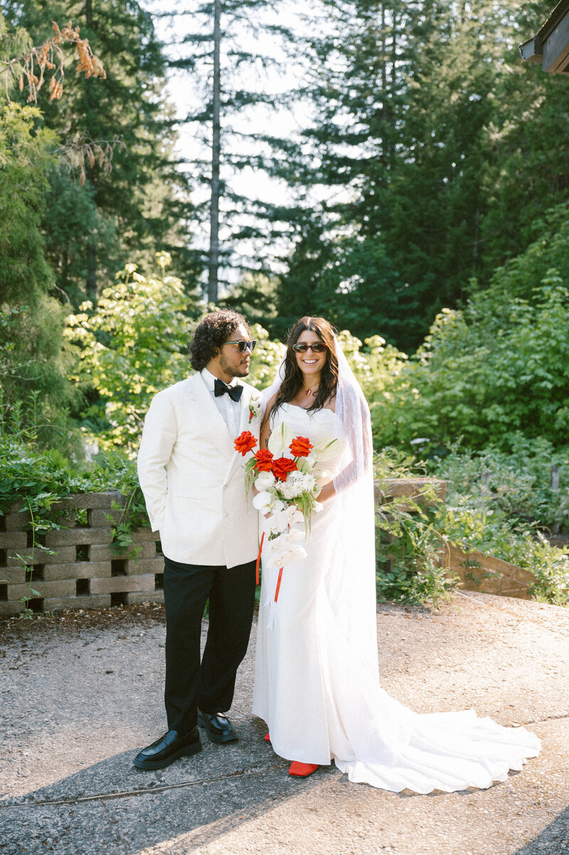 stay-away-wedding-mckenzie-river-oregon-leann-erik-626