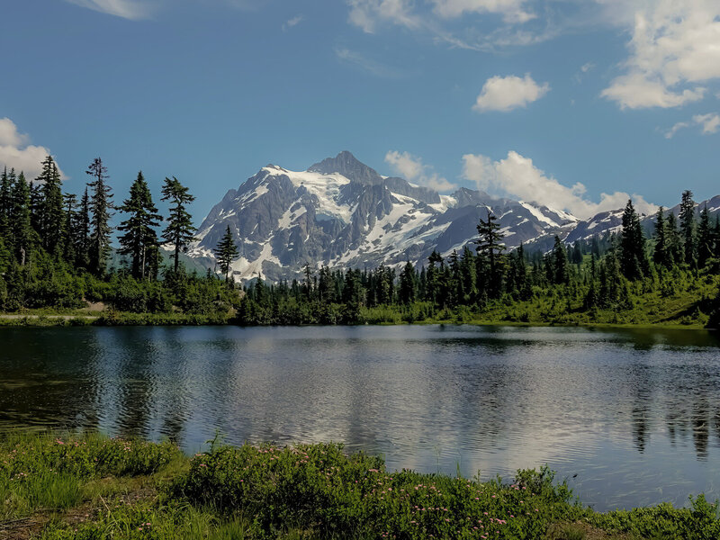 North cascades hiking elopement location, mountain reflecting on an alpine lake