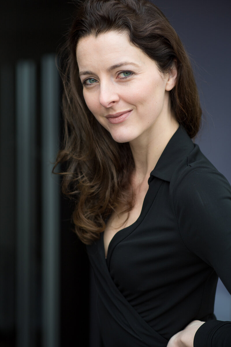 Molly Curry, leadership and communications coach, empowering professionals and creatives.