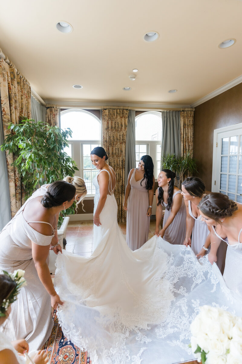 Wedding-Preparations_Harrisburg-Hershey-Lancaster-Wedding-Photographer_Photography-by-Erin-Leigh_0035