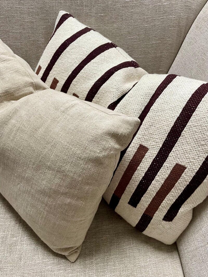 Sierkussen Yzma van het merk Lifestyle in kleur beige, donkerbruin