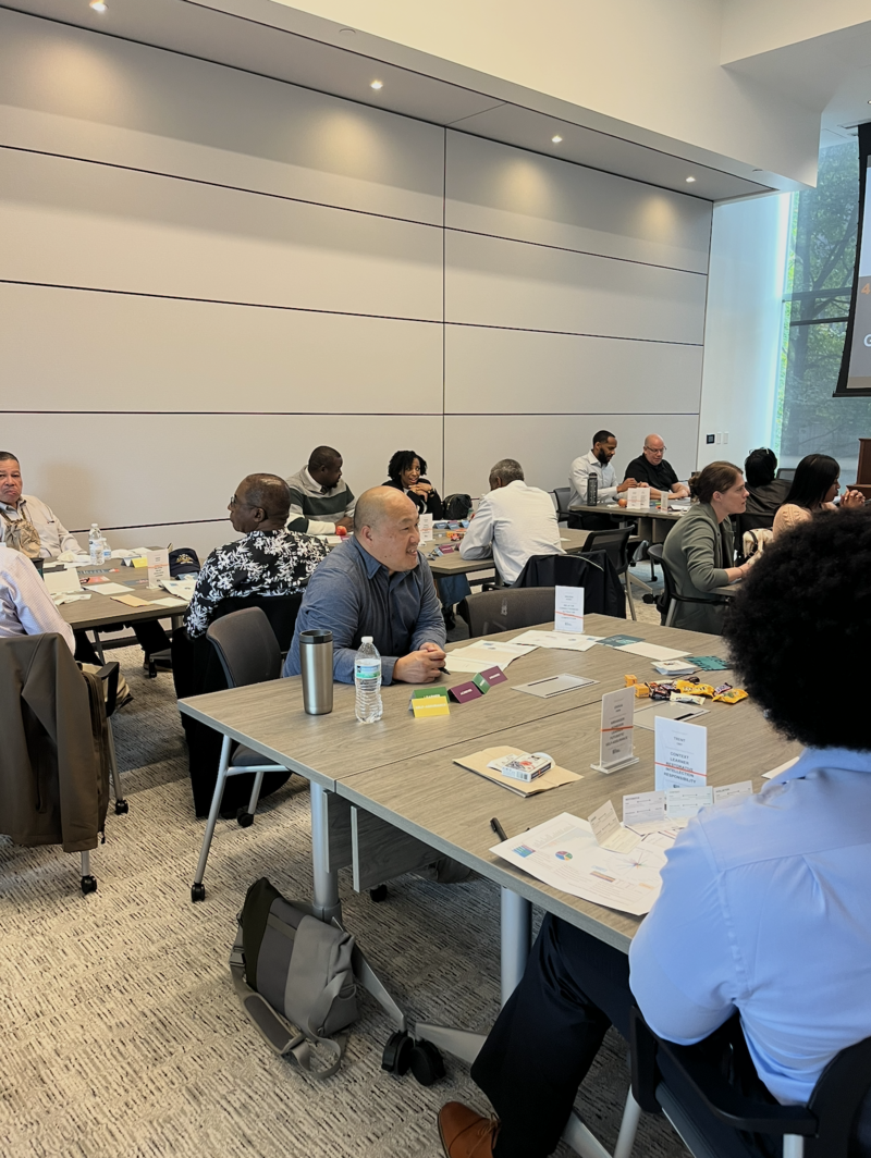 Group of Professionals at a Career Matchmaking Session - Allenatore Coaching 