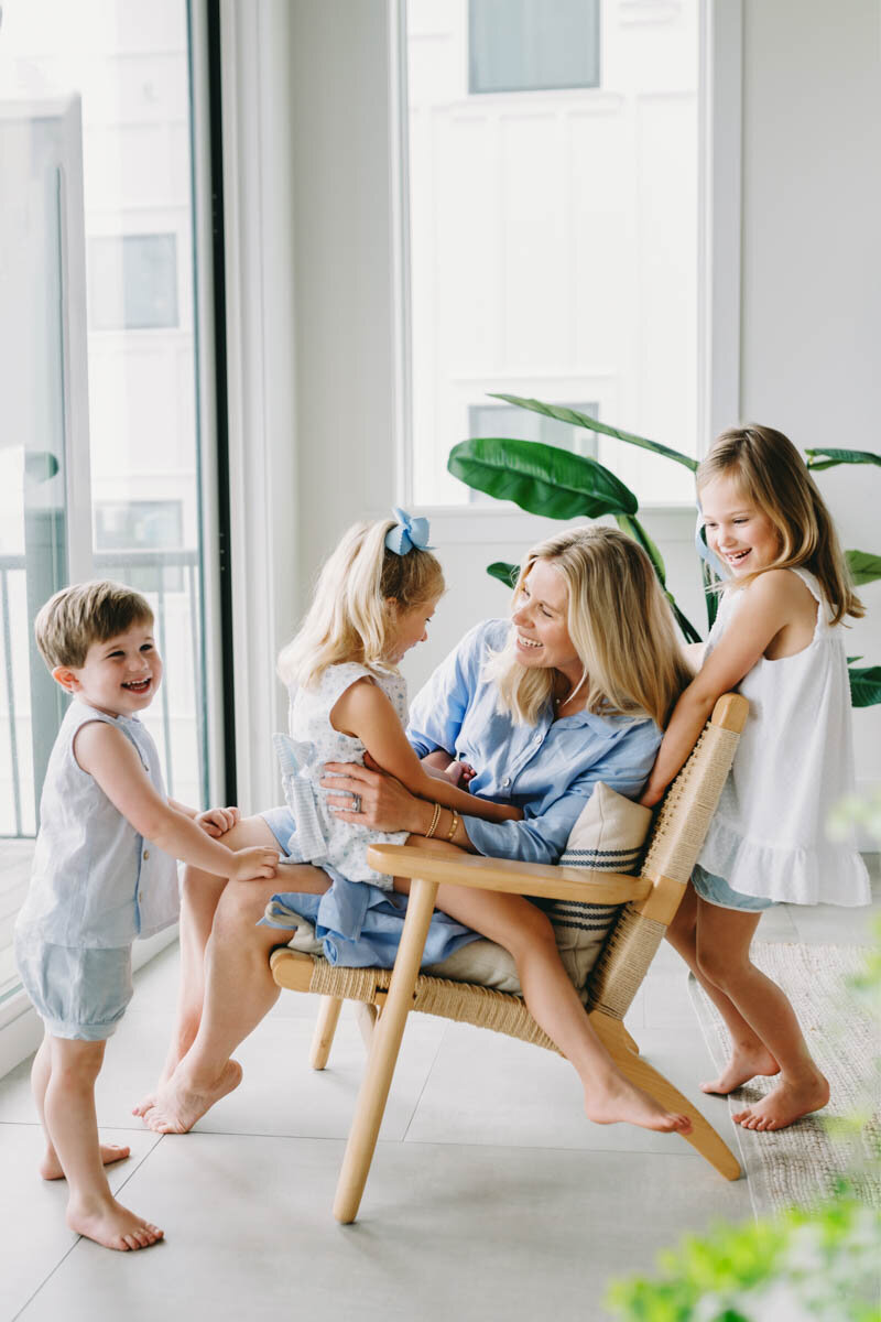 Whitney-family-candid-interactions-bethesda-md