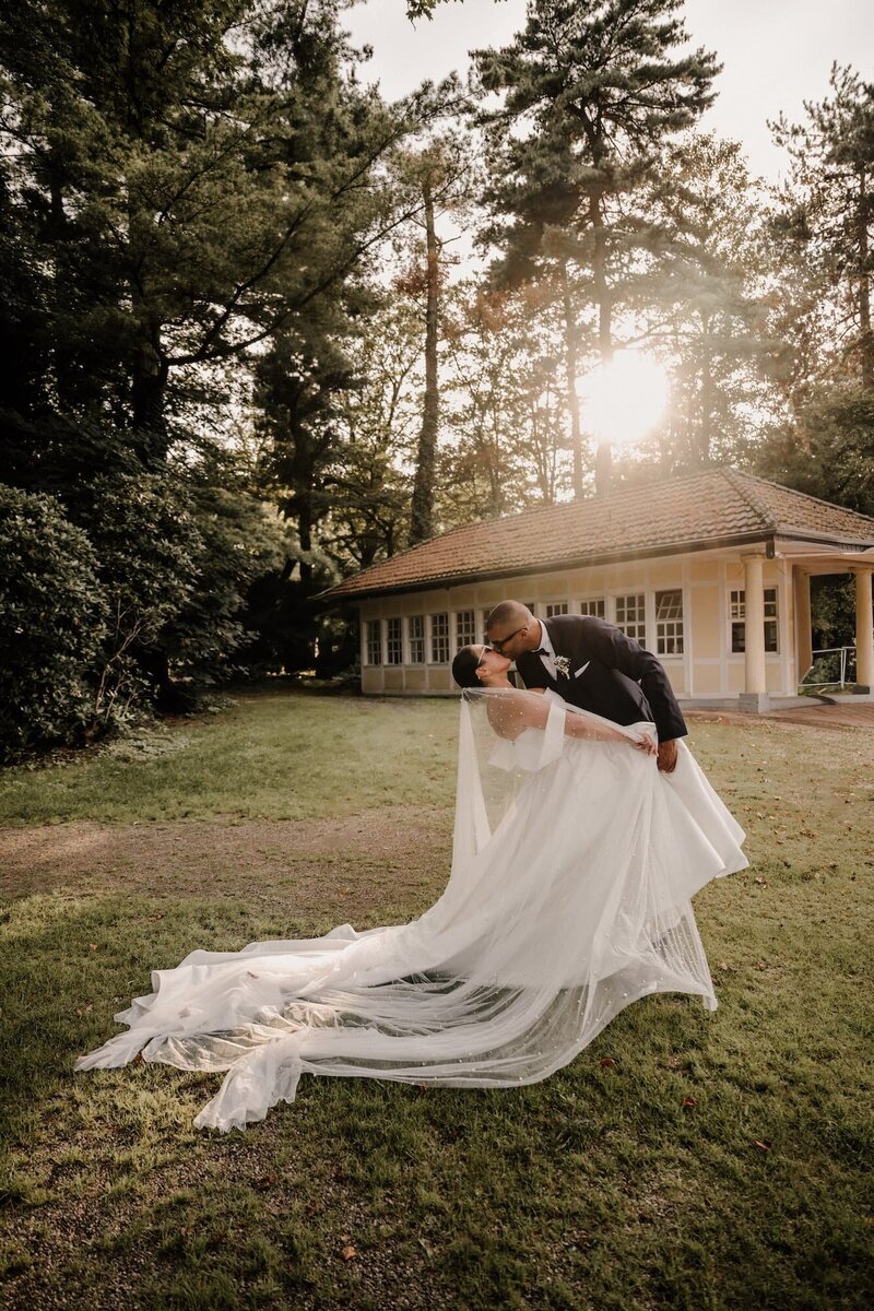 Shoot tijdens bruiloft door trouwfotograaf Eline Hemelt