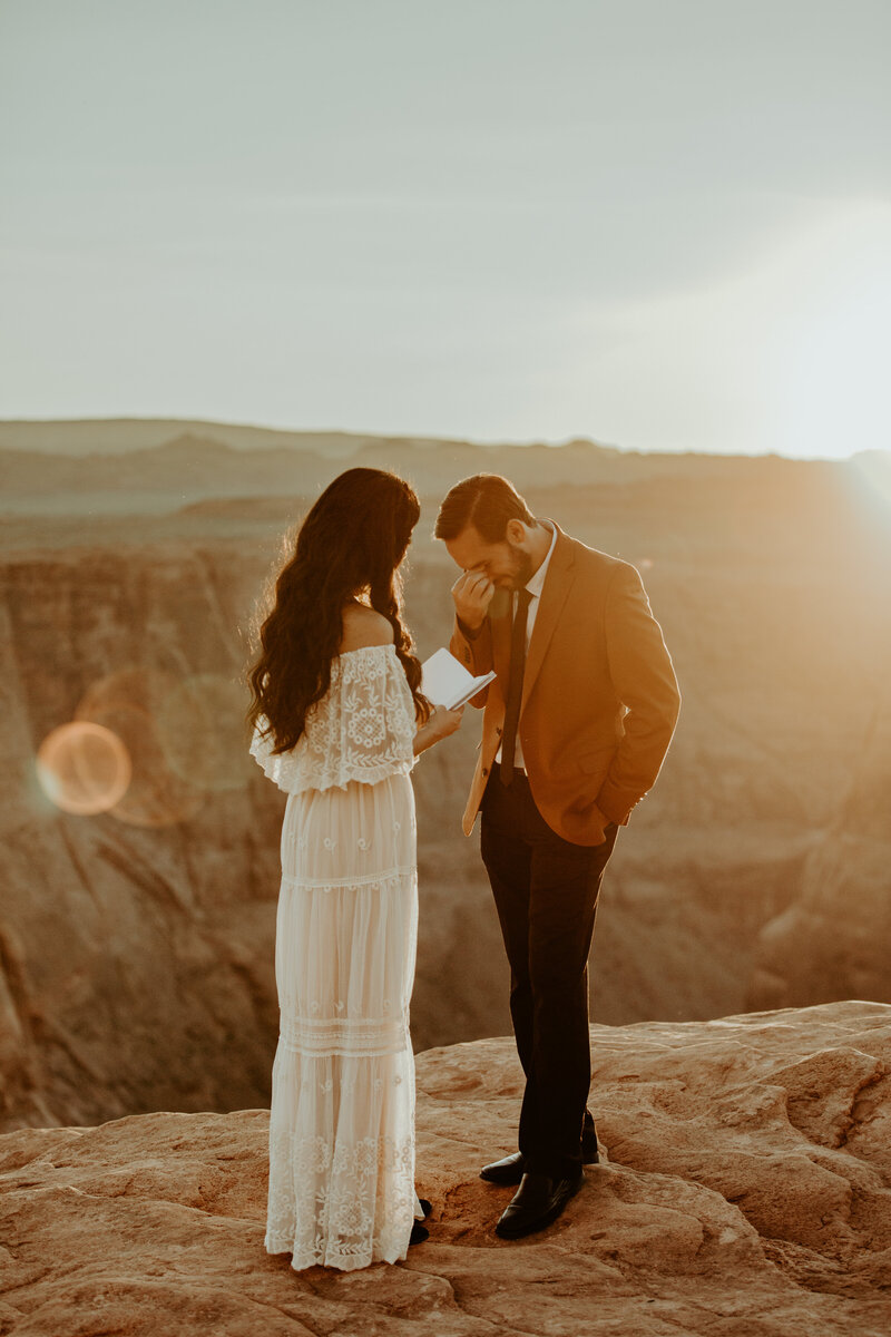 Outdoors couple eloping in Sedona