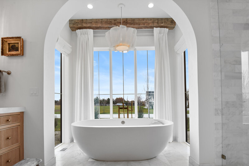 The-Chateau-Moderne-Thompson-Homes-Meridian-Custom-Home-Builder-28