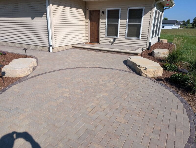 Cedar-Rapids-Iowa-landscaping-lawn-care-treatments-_20250902_150236101