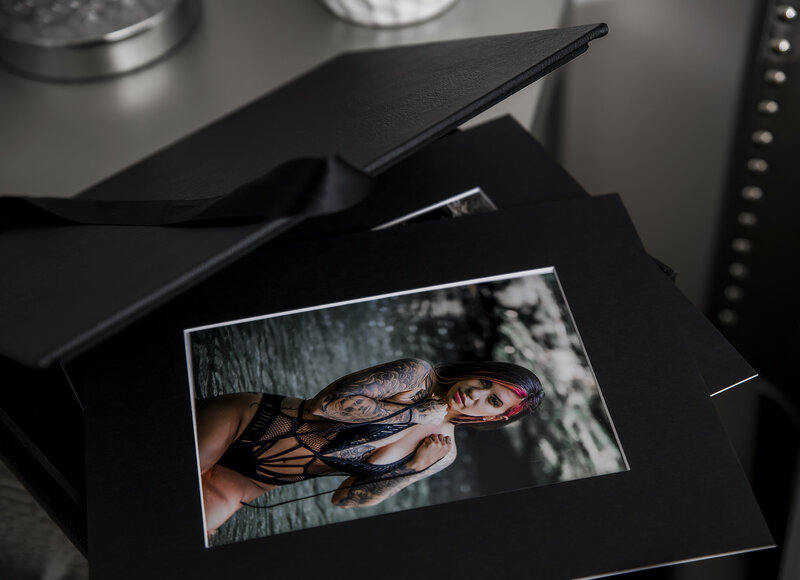 Boudoir+Unleashed+Nasvhille+photographer+Folio+Box+luxury+product+2