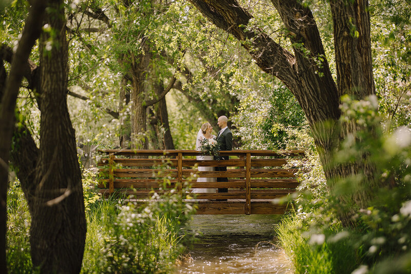 Estes Park Wedding Photographer Denver Wedding Venue Planner Della Terra Mountain Top Fall Colorful Wedding Liz Osban Photography Black Canyon Inn Wyoming Wedding Photographer Elopement Engagement 108