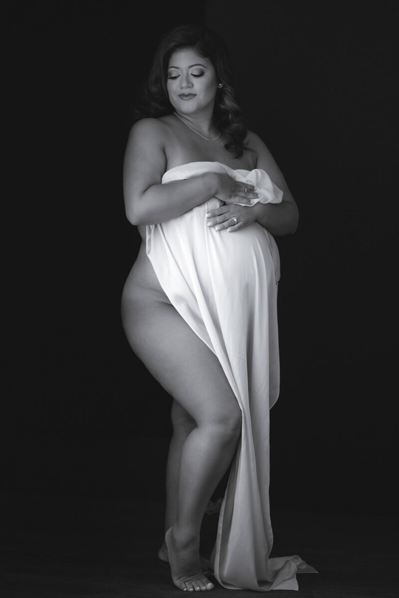 Maternity Portrait w/ scarfin San Antonio TX