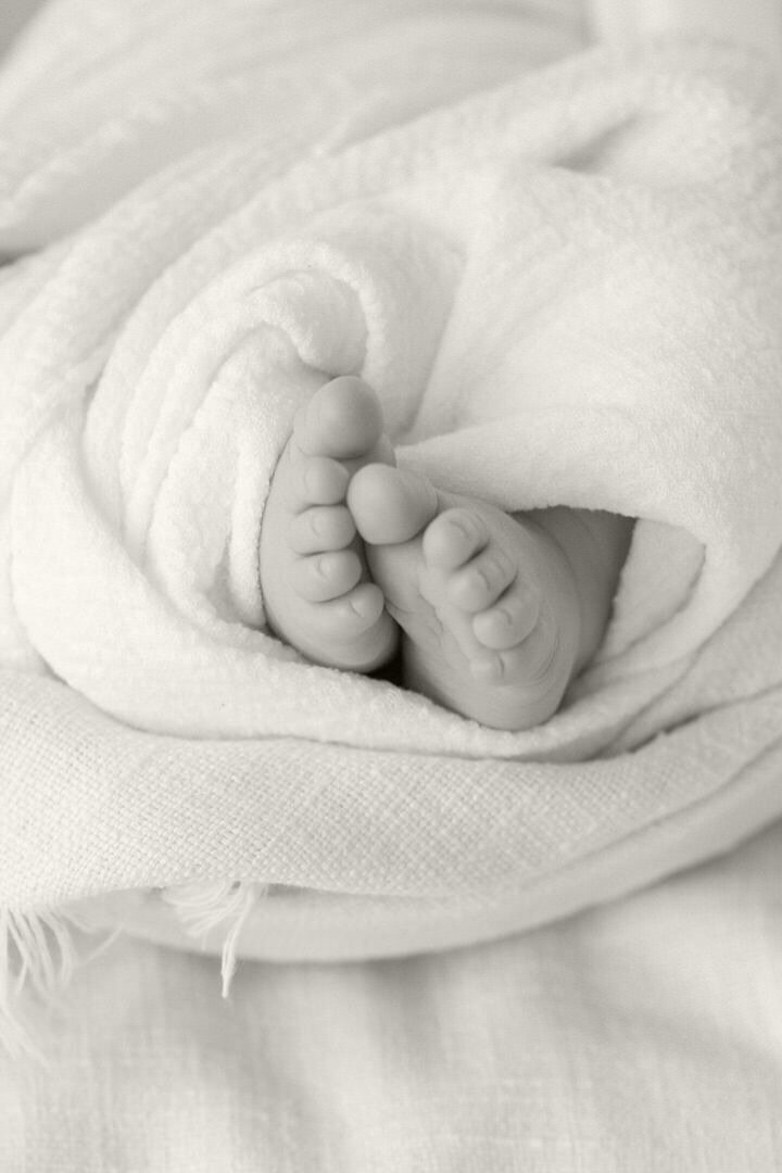 newborn baby toes