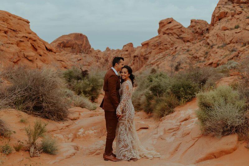 wedding woman and man in red canyon