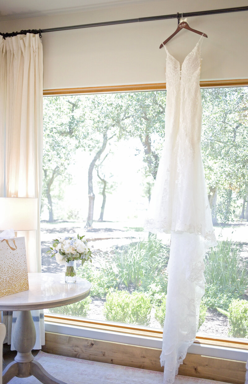 wedding dress-canyonwood ridge-texas wedding-robin rogers photography