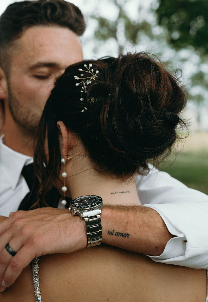 Indiana_Michigan_Wedding Planner_Zionsville_The Sixpence_Estate_Barn_Editorial_Bridal Fashion_Newlywed