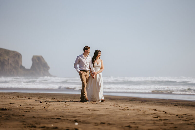 The most romantic Engagement Photoshoot on Bethells Beach