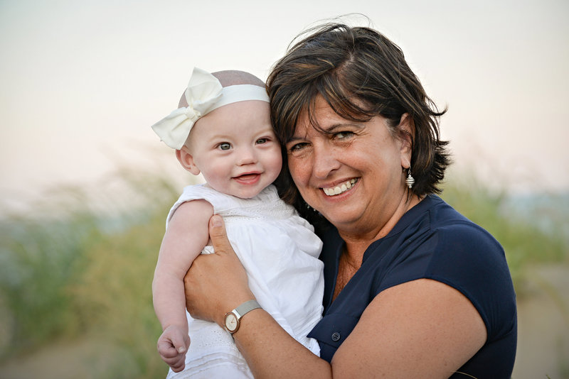 JandDstudio-family-beach-NJ-baby-grandma