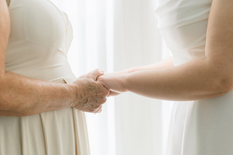 trishalindseyphoto_gettingready-15