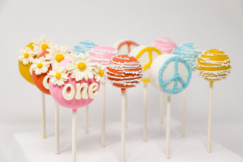 bakery - cakes - cake pops -north dakota -303