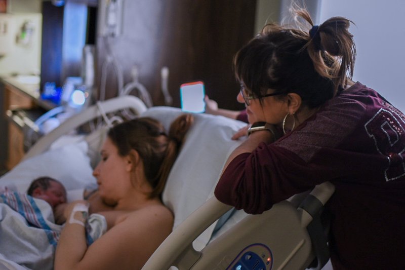 Pittsburgh birth photographer