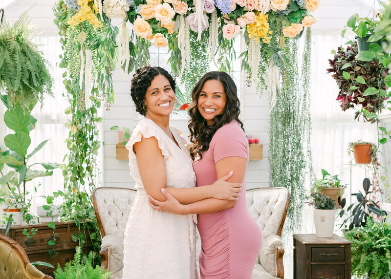 15-Lifestyle-Family-Greenhouse-Portrait-Floral-Background