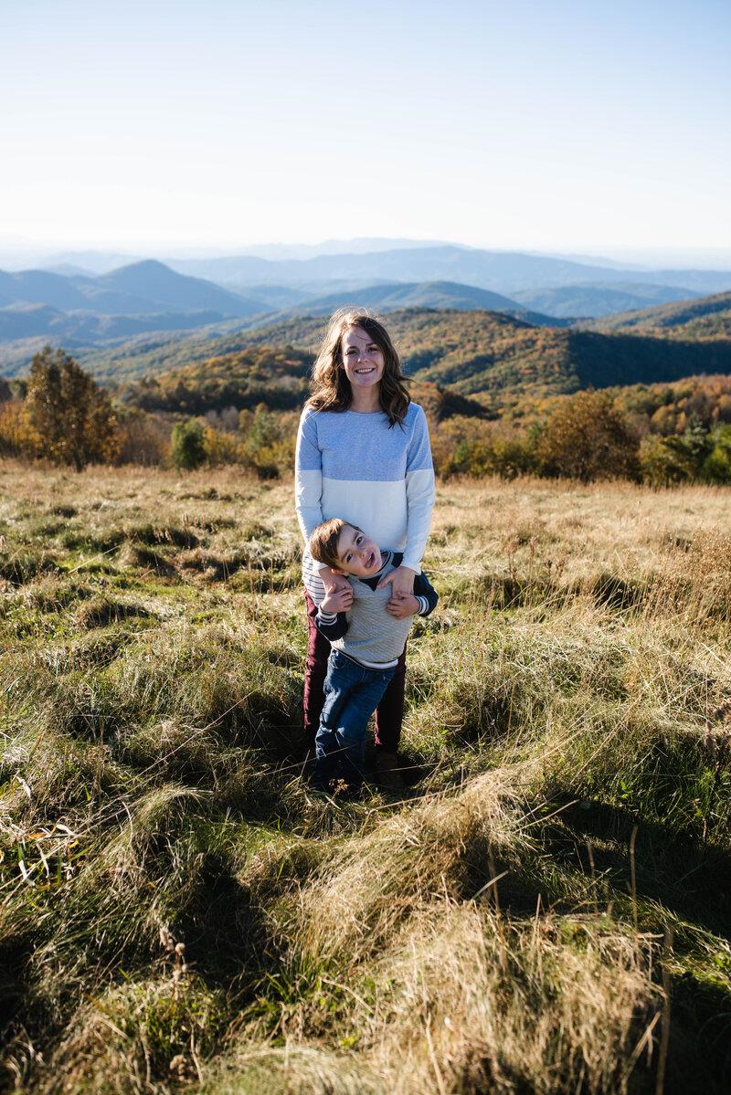 family lifestyle session in the mountains