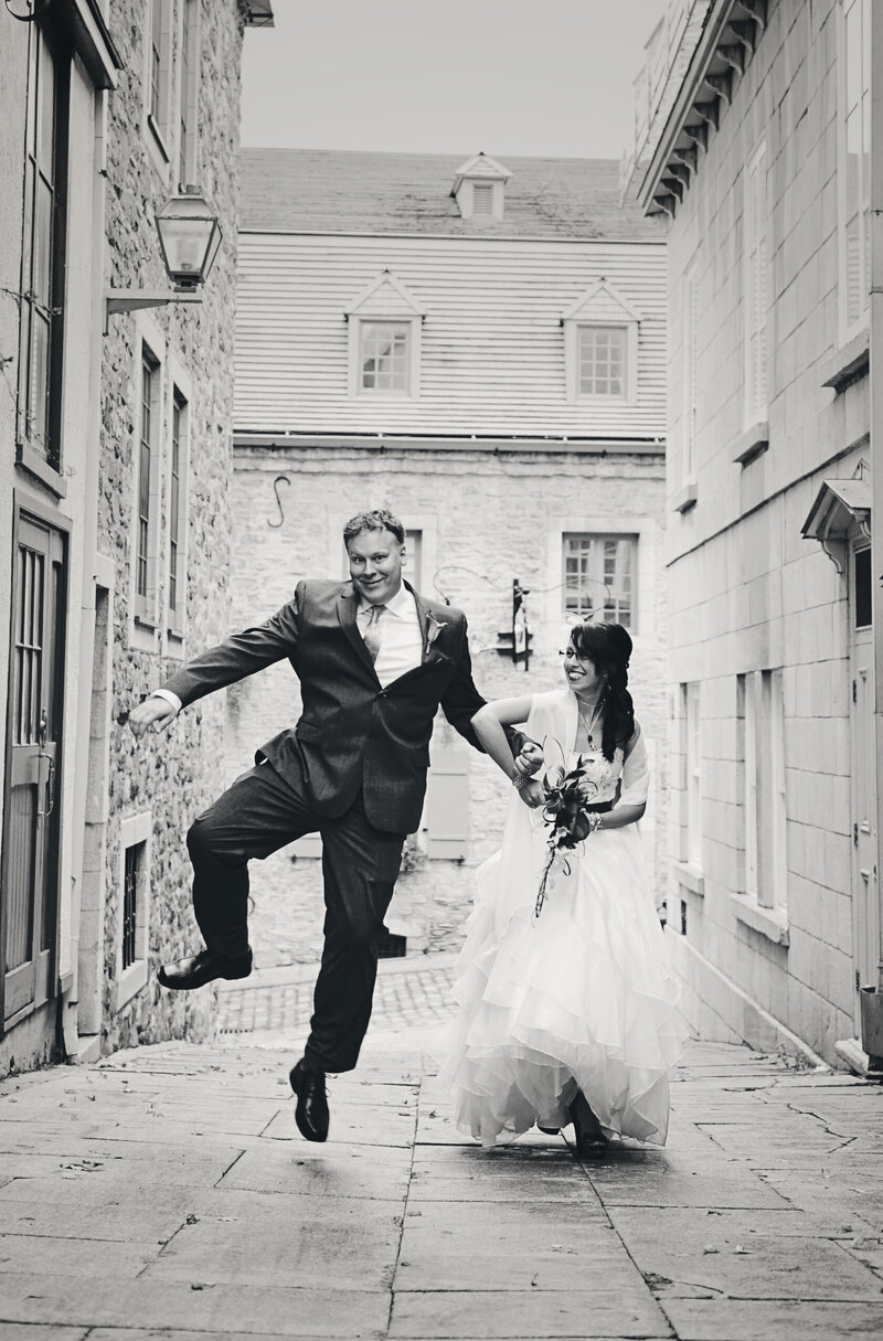 wedding portrait in old quebec city street