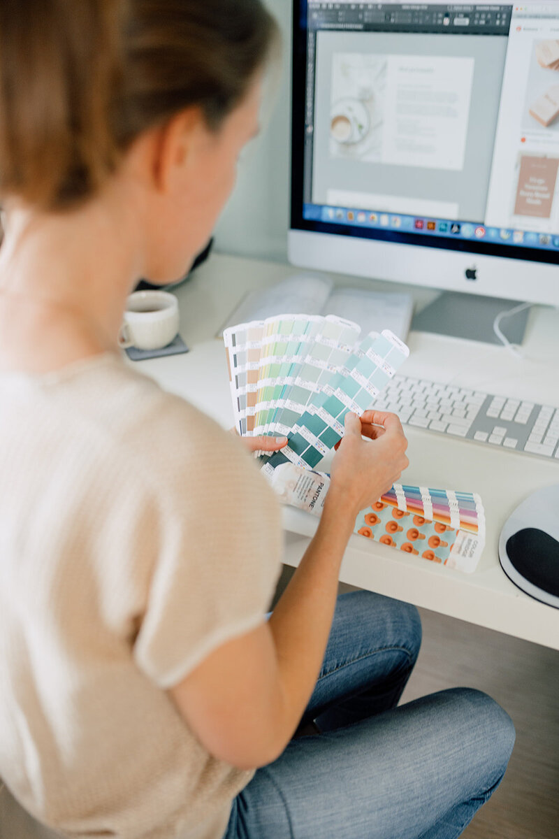 choosing brand colors for small business