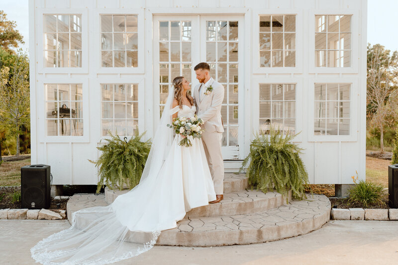 texas-wedding-photographer-angelina-loreta-photography-college-station-houston-magnolia-montgomery-bride-bouquet-groom-195