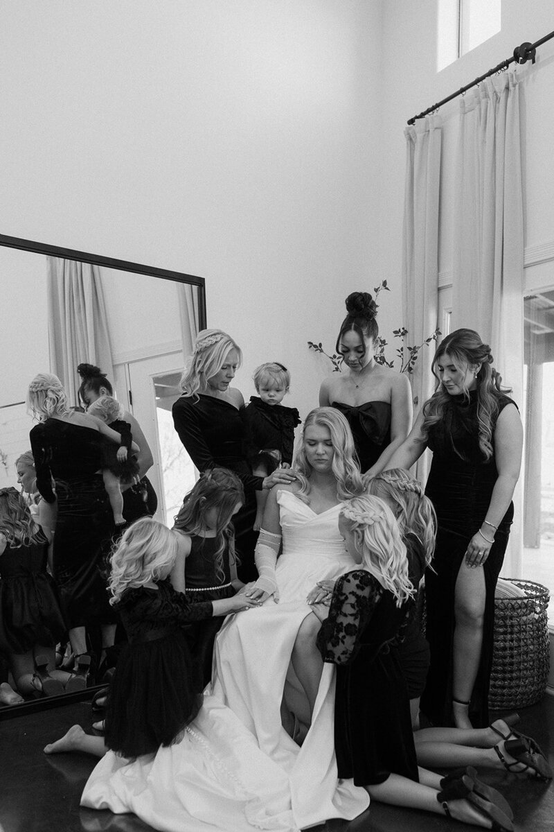 kelsey-kohl-wedding-preview-taylorraephotofilm-76