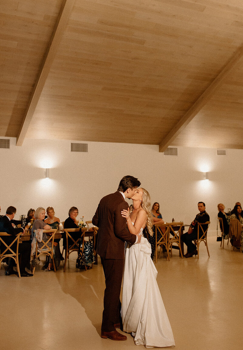 jami-oliver-wedding-preview-taylorraephotofilm-190