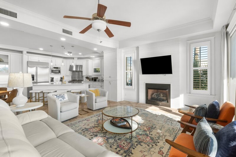 24-web-or-mls-118 Carillon Market St 102-31