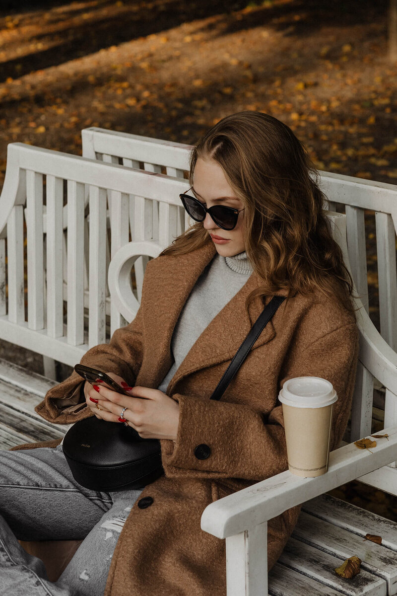 kaboompics_city-chic-in-autumn-casual-fall-outfit-fashion-trends-33481