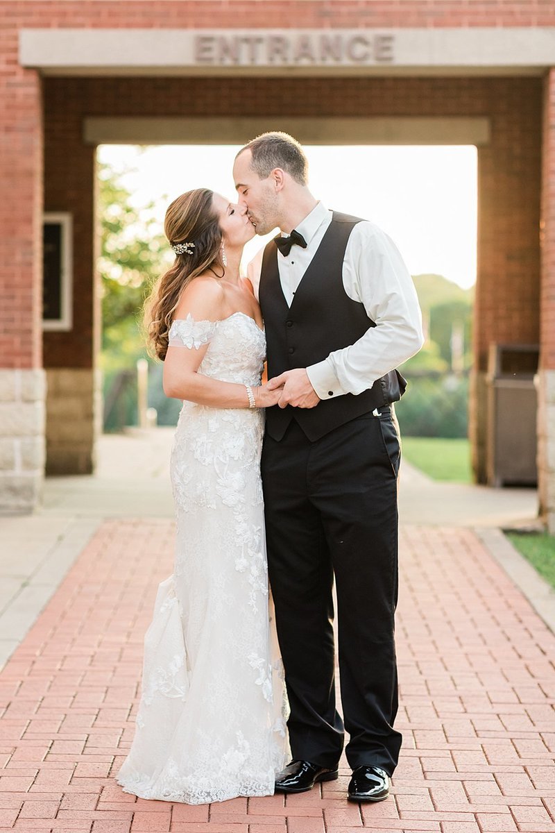 84_Jefferson-Street-In-Classic-Wedding-James-Stokes-Photography