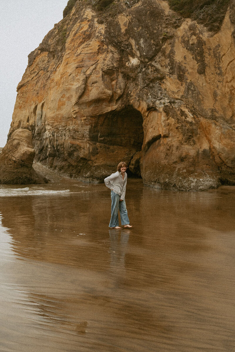 kate-senior-photos-in-cannon-beach-senior-photography-by-emily-noelle-photo-43