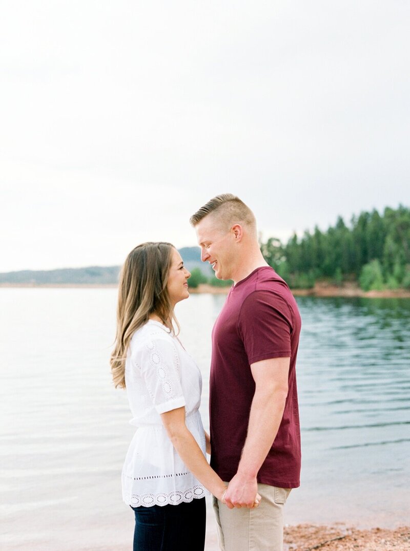 Playful Engagement with a Mountain View_0001