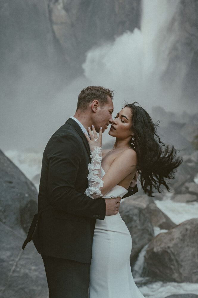 yosemite waterfall elopement