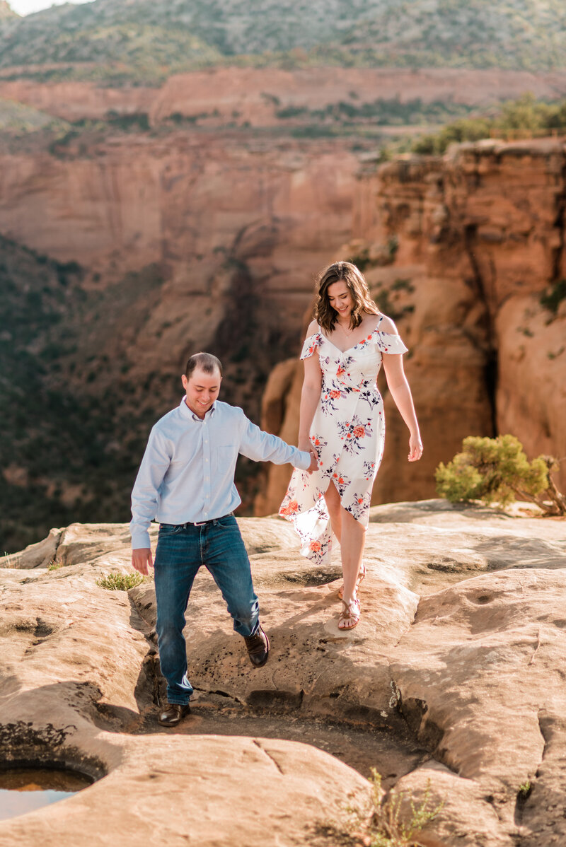 emily-alec-spring-desert-engagement-colorado-national-monument_0232