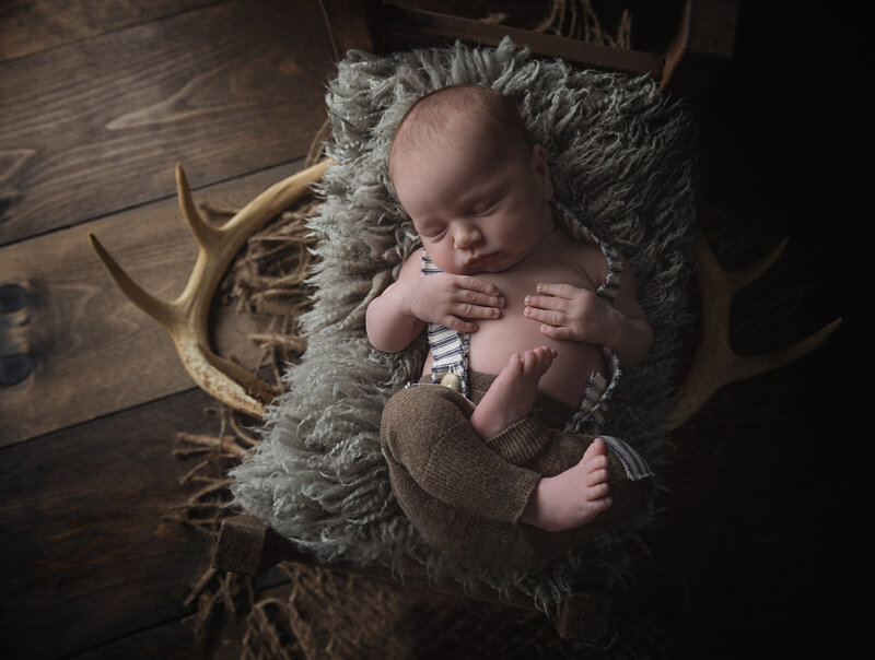 Daddy's little hunting buddy photos were captured by meraki photographic creations in Burlington, Ontario