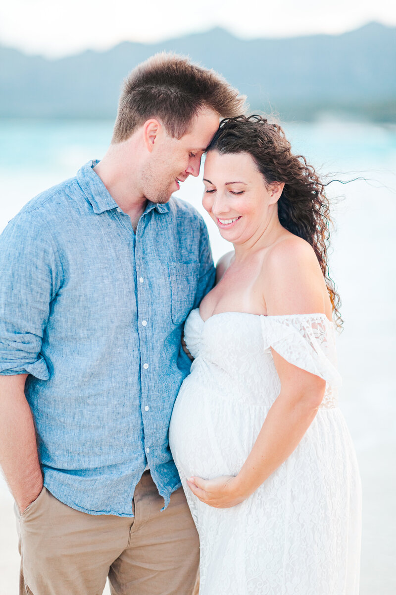 maternity session in hawaii