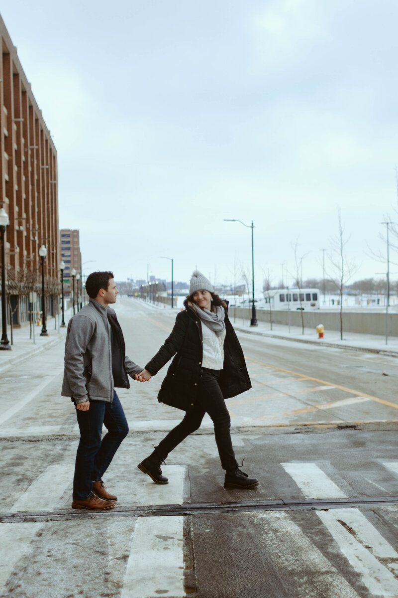 downtown-detroit-michigan-engagement-wedding-photographer-alisciamariephotography-0859
