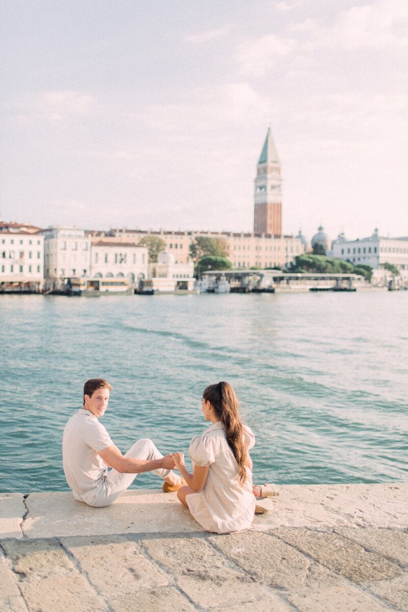 venice-elopement-photographer-editorial-film-35mm-wedding-fashion_0013